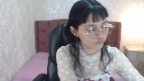 Snapshot of mooncharlotte chatting on March 9, 6:11 pm Charlotte online show from March 9, 6:11 pm