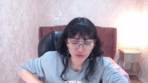 Snapshot of mooncharlotte chatting on February 19, 5:27 pm Charlotte online show from February 19, 5:27 pm