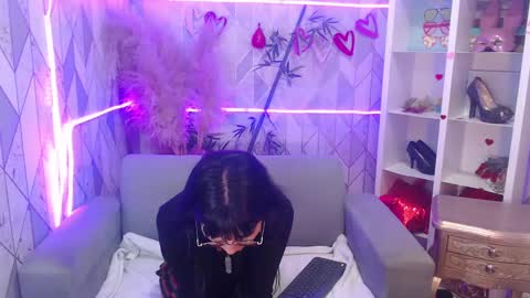 Charlotte online show from October 14, 7:50 pm