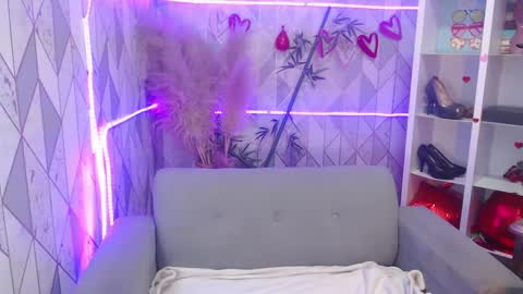 Snapshot of mooncharlotte chatting on September 19, 8:56 pm Charlotte online show from September 19, 8:56 pm