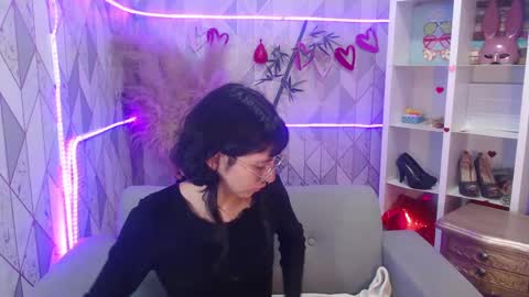 Snapshot of mooncharlotte chatting on September 15, 7:48 pm Charlotte online show from September 15, 7:48 pm