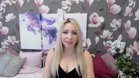 Emma online show from November 12, 1:57 pm