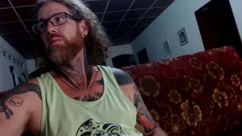 Snapshot of moonroxxx chatting on February 26, 7:02 am Scott and online show from February 26, 7:02 am