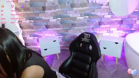 Moon  online show from October 27, 7:36 pm