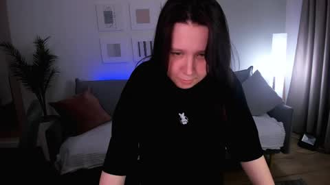 Charli online show from April 13, 6:34 pm