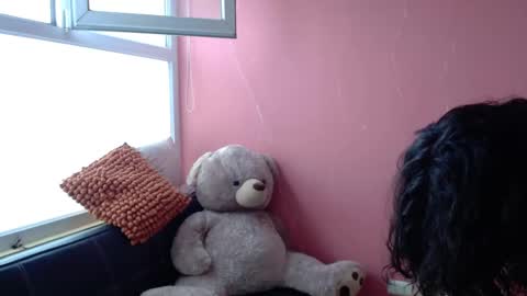 Snapshot of mora_haze chatting on February 17, 9:21 pm Mora Haze 3 online show from February 17, 9:21 pm
