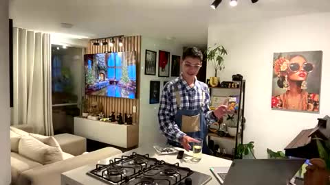   online show from November 8, 11:41 pm