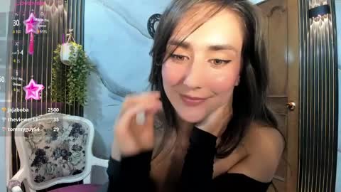 Moriah online show from April 16, 8:20 pm