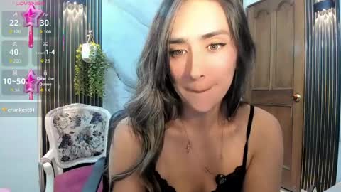 Moriah online show from April 13, 1:43 am