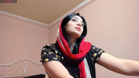 Snapshot of moroccan_diamond_ chatting on December 24, 6:39 pm Medina online show from December 24, 6:39 pm
