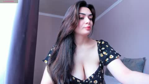 Snapshot of moroccan_diamond_ chatting on January 12, 5:56 am Medina online show from January 12, 5:56 am
