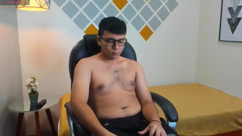 Mou Fly online show from October 10, 11:49 am