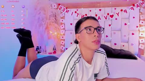 aron online show from February 15, 3:42 am