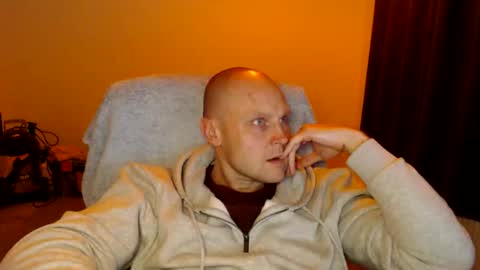 Mr Baldy Likes to Chat online show from October 26, 11:04 pm