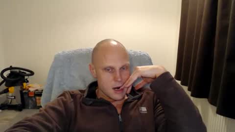 Mr Baldy Likes to Chat online show from November 7, 6:54 pm