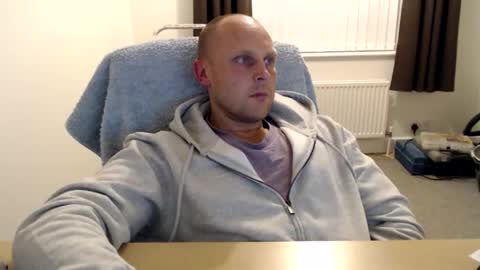 Mr Baldy Likes to Chat online show from October 4, 12:30 am