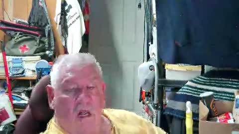 mr_canoe_licker_69 online show from January 18, 7:48 pm