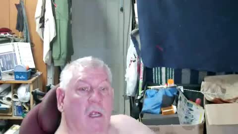 mr_canoe_licker_69 online show from February 28, 7:14 pm