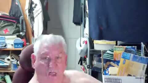 mr_canoe_licker_69 online show from February 4, 7:33 pm