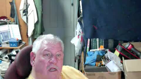 mr_canoe_licker_69 online show from March 5, 9:26 pm