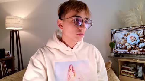 Mr Evans online show from November 9, 5:05 pm