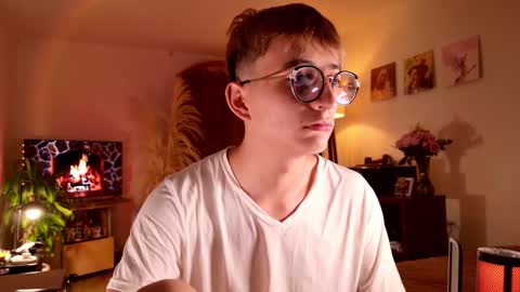 Mr Evans online show from October 3, 5:43 pm