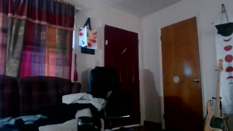 mr_happy12 online show from October 31, 9:15 pm