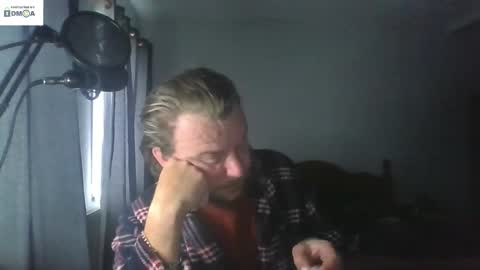 mr_i_ online show from October 29, 9:00 am