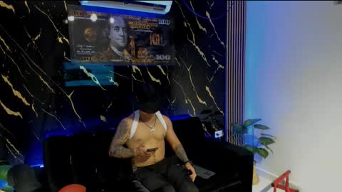 mr_maximo online show from February 24, 1:19 am