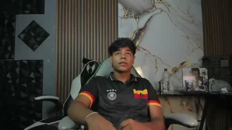 mr_mois online show from July 18, 6:59 am