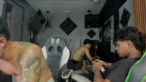 mr_mois online show from July 10, 7:57 am