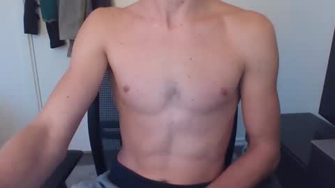 Snapshot of mr_natural96 chatting on October 24, 1:23 pm mr_natural96 online show from October 24, 1:23 pm