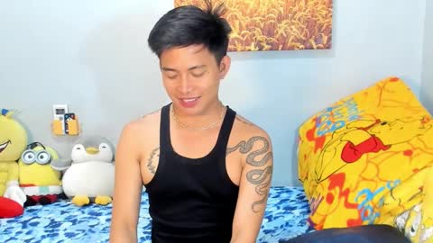 Snapshot of mr_swe3t0oth chatting on February 23, 1:53 pm KYLE online show from February 23, 1:53 pm
