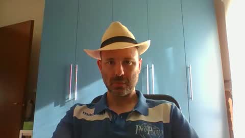 mravocado6 online show from April 22, 3:52 pm