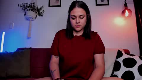 Laura online show from December 15, 11:23 pm