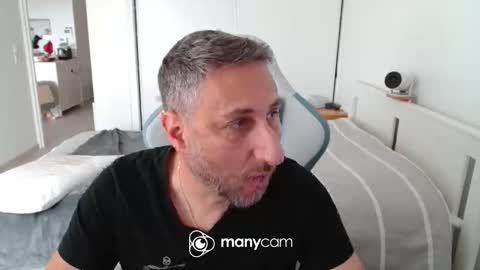 mrdr000 online show from April 29, 11:15 am