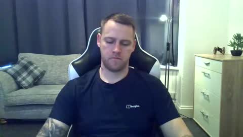 mrengland86566 online show from February 19, 3:55 pm