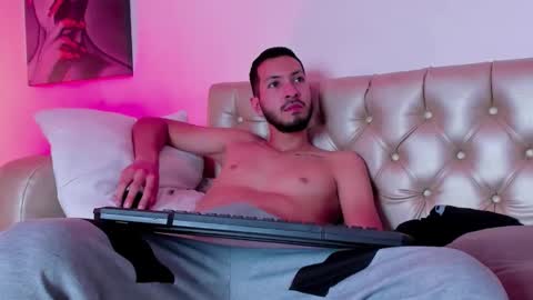 Andy online show from March 14, 6:23 pm