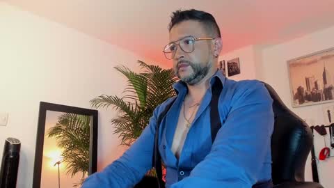 MrFrank. online show from December 7, 12:03 am