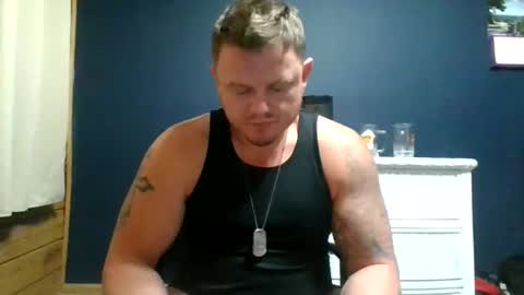 mrhandsome_1 online show from April 3, 12:28 am