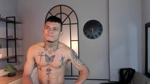 mrjustin_ online show from October 20, 8:14 pm