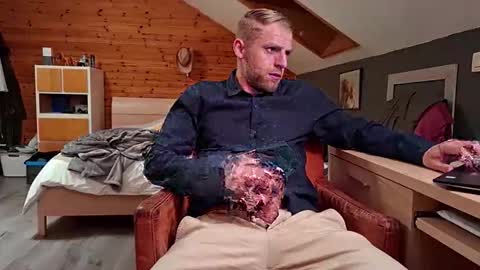 mrnobody6209 online show from April 19, 2:56 am