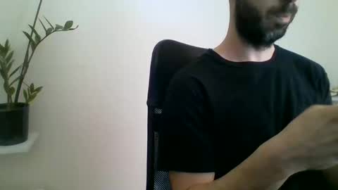 Snapshot of mrralph__90 chatting on March 10, 10:07 am Mrralph online show from March 10, 10:07 am