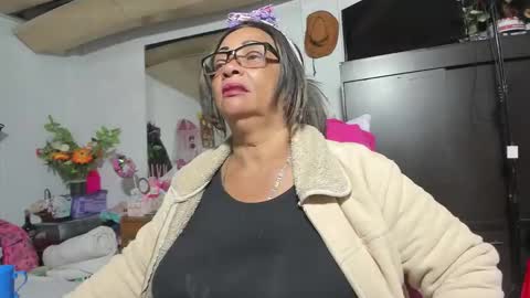 mrs_mommy online show from September 9, 11:05 pm