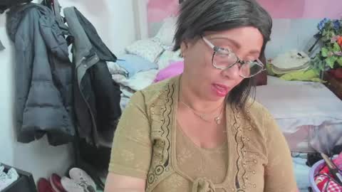 mrs_mommy online show from May 19, 6:59 pm