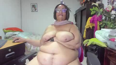 mrs_mommy online show from February 26, 2:41 am