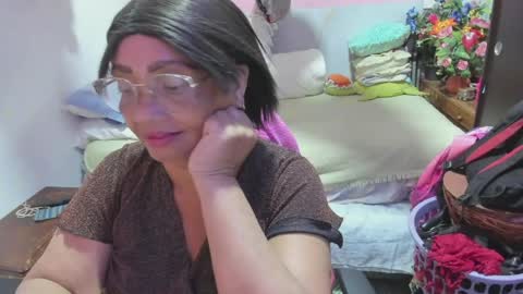 mrs_mommy online show from April 9, 12:03 am