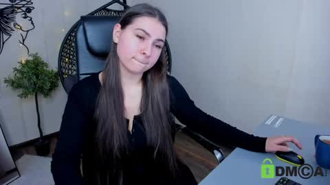 mrs_stella online show from March 31, 1:55 pm