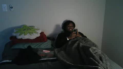 Snapshot of mrsblacknmrwhite chatting on January 19, 5:48 am mrsblacknmrwhite online show from January 19, 5:48 am