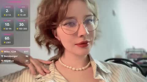 ms_christiana online show from December 2, 5:00 pm